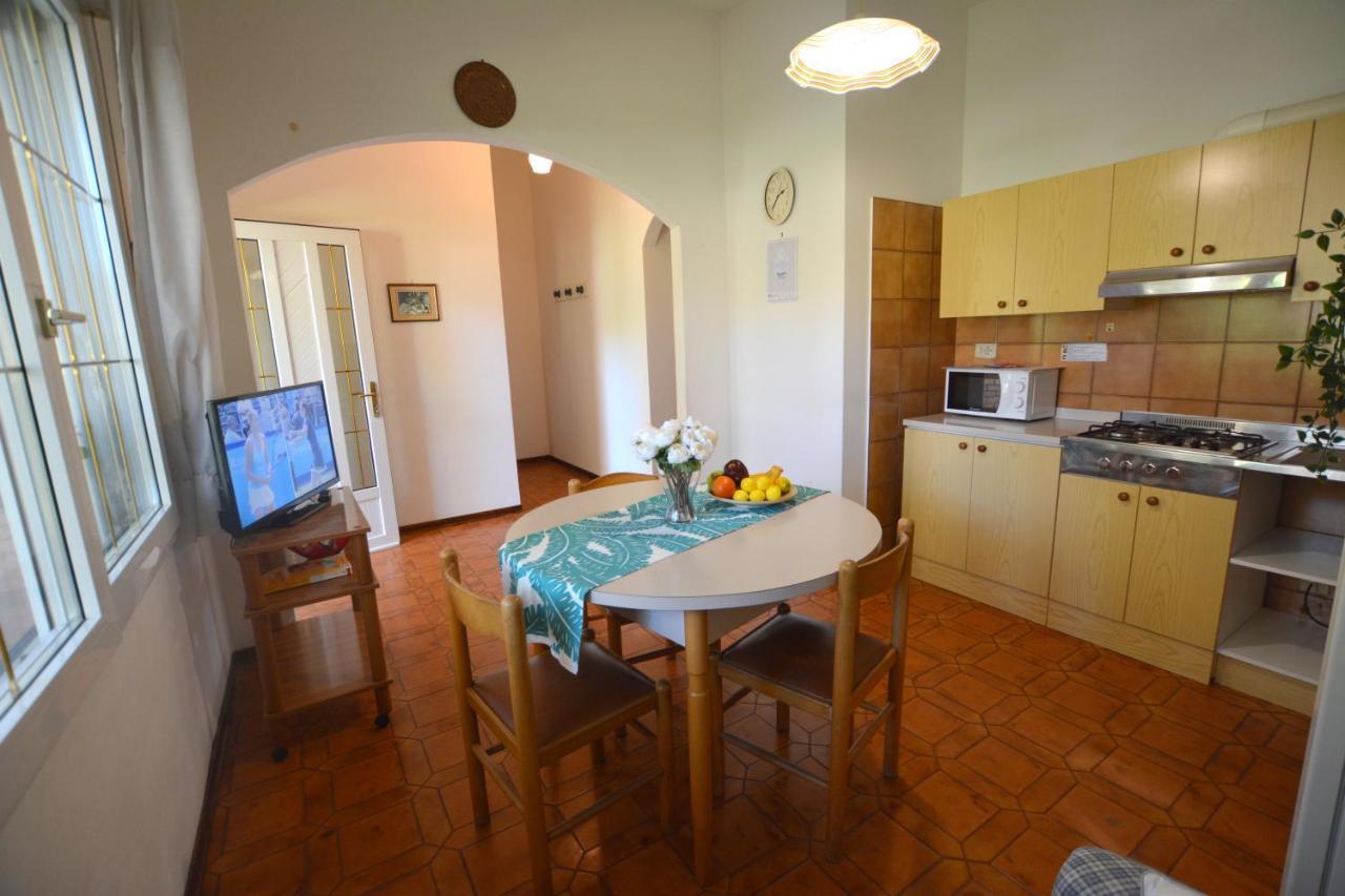 Villa A Lignano Con 2 Camere E Giardino Lignano Sabbiadoro Buitenkant foto