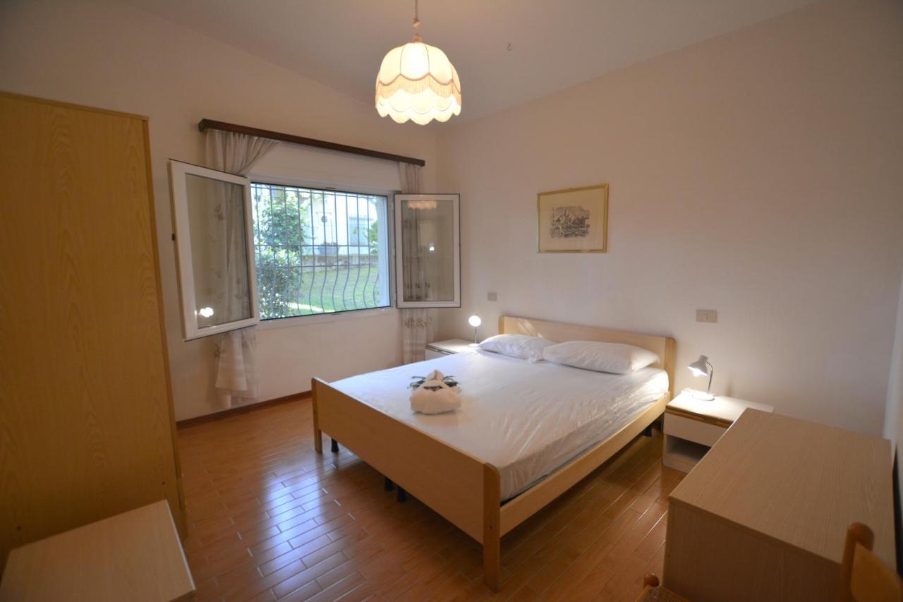 Villa A Lignano Con 2 Camere E Giardino Lignano Sabbiadoro Buitenkant foto