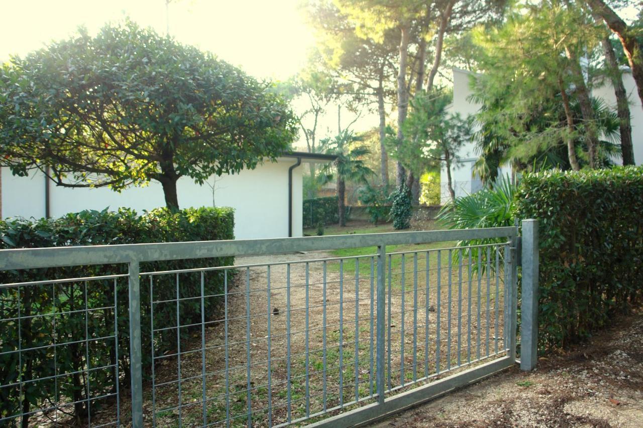Villa A Lignano Con 2 Camere E Giardino Lignano Sabbiadoro Buitenkant foto